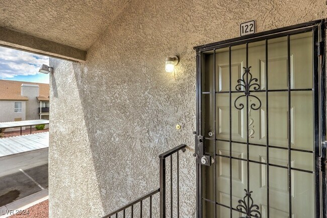 Building Photo - 2981 Country Manor Ln