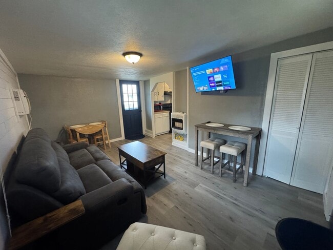 Building Photo - 4813 Sayre Ave