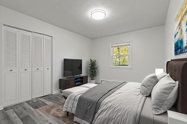 Building Photo - Hillcrest