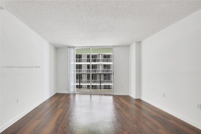 Foto del edificio - 1756 N Bayshore Dr