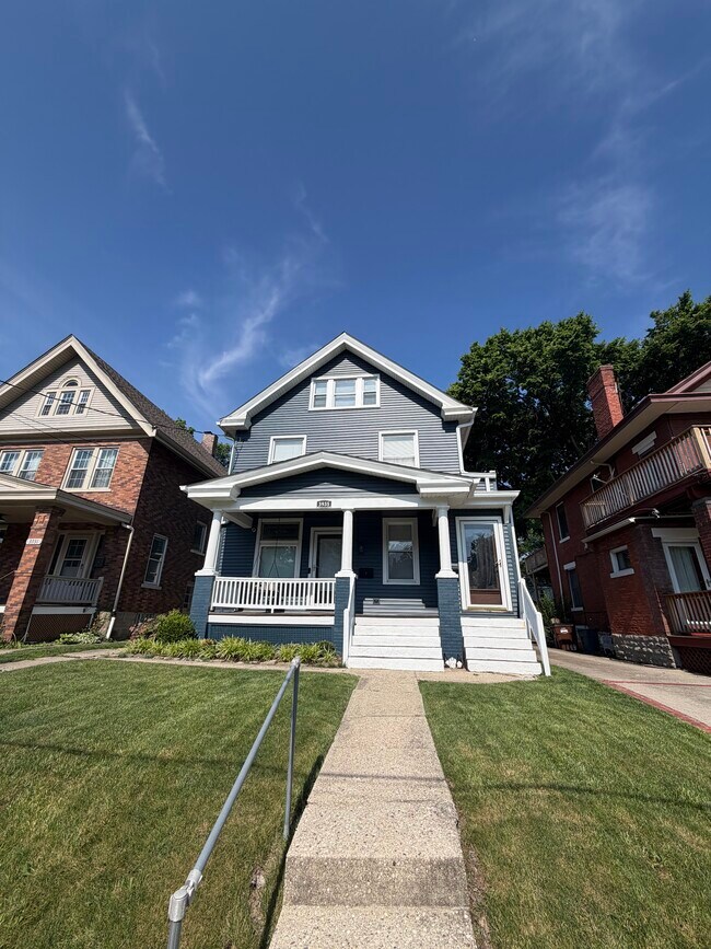 Building Photo - 3935 Burwood Ave