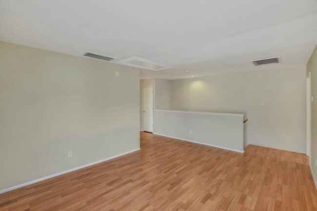 Building Photo - 18231 Valebluff Ln
