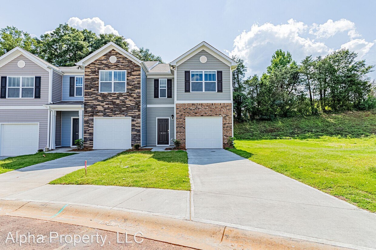 3 br, 2.5 bath House 423 Sea Grit Ct House Rental in Greer, SC