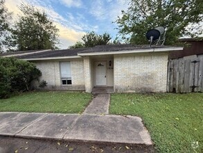Building Photo - 1504 Hawk Tree Dr