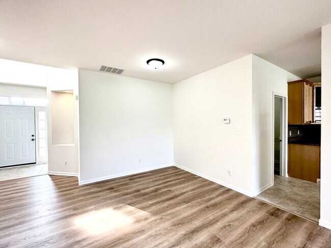 Foto del edificio - 1308 Charlevoix Way