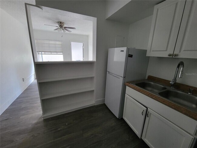 Building Photo - 1114 Pinellas St