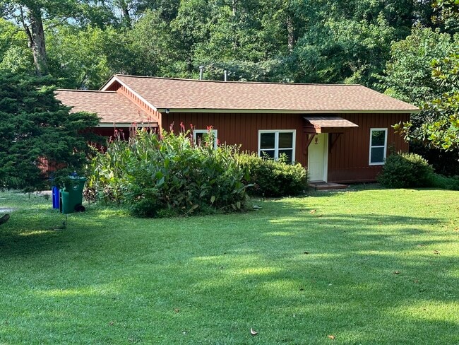 Foto del edificio - 5066 Rockbridge Rd SW
