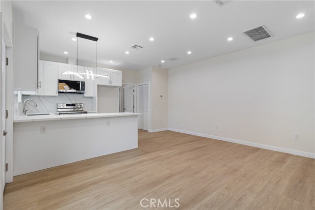 Building Photo - 8853 Remick Ave