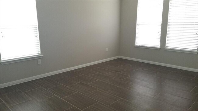 Foto del edificio - 517 N Heatherwilde Blvd