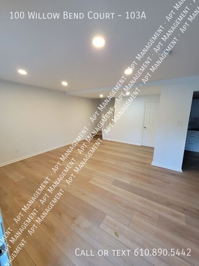 Building Photo - 100 Willow Bnd Ct