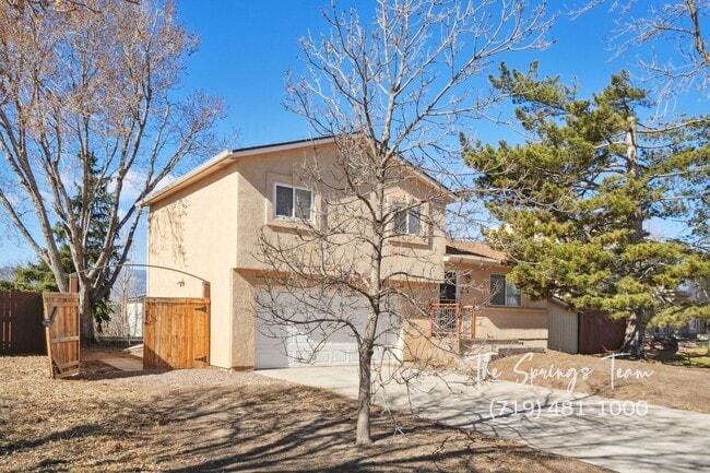 Building Photo - INVITING 3BD HOME w/ SPACIOUS LAYOUT & CHARM - Security Deposit Waiver Available