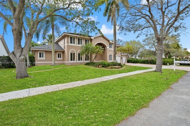Building Photo - 310 NW 198th Ave