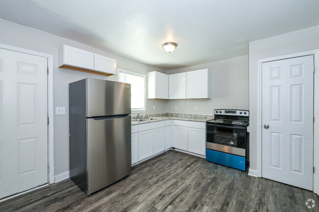 Kitchen - Cambridge Park Townhomes