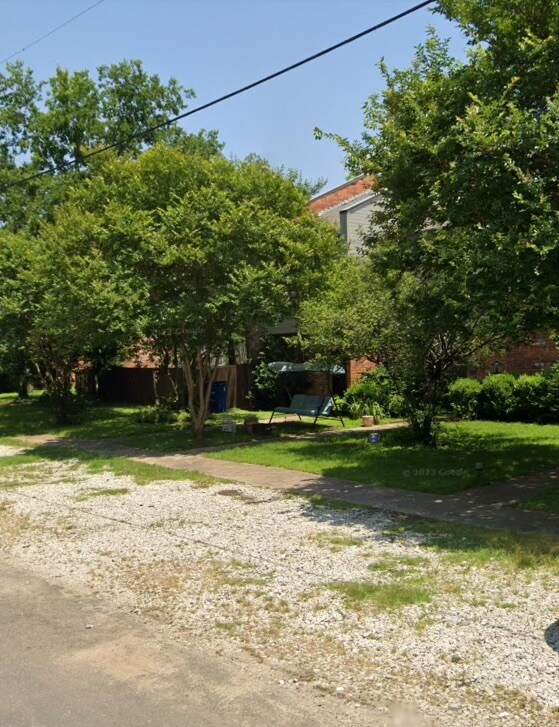 Primary Photo - 713 W Tyler St