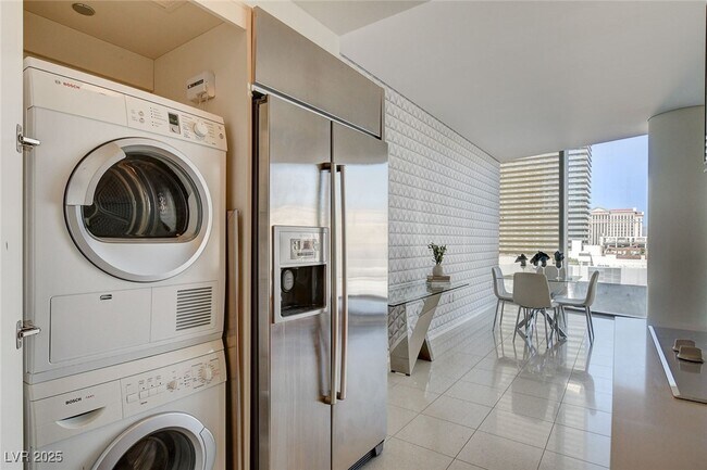 Building Photo - 3726 S Las Vegas Blvd