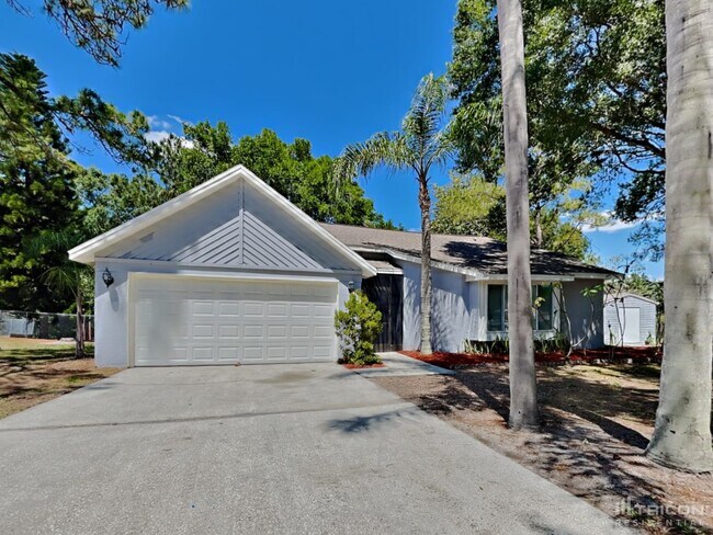 Building Photo - 1421 Rustling Oaks Dr