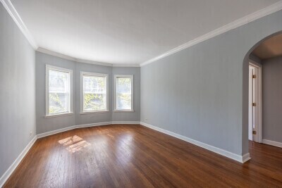 Building Photo - 2446 N Hamlin Ave