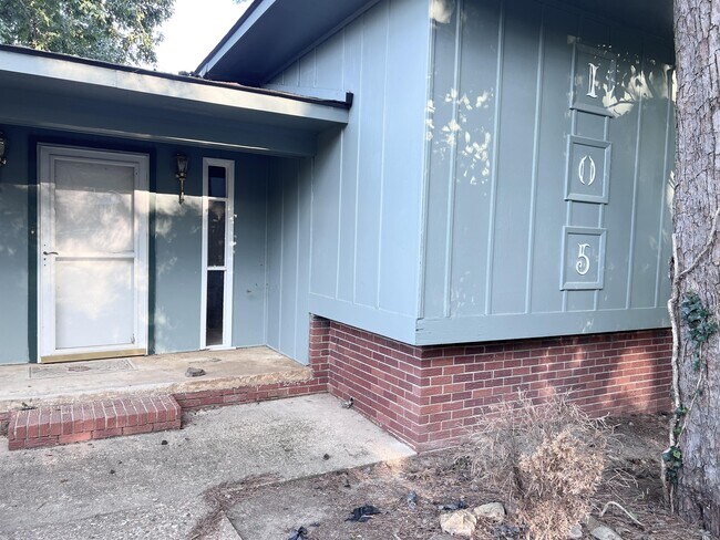 Building Photo - 105 Thistledown Trail