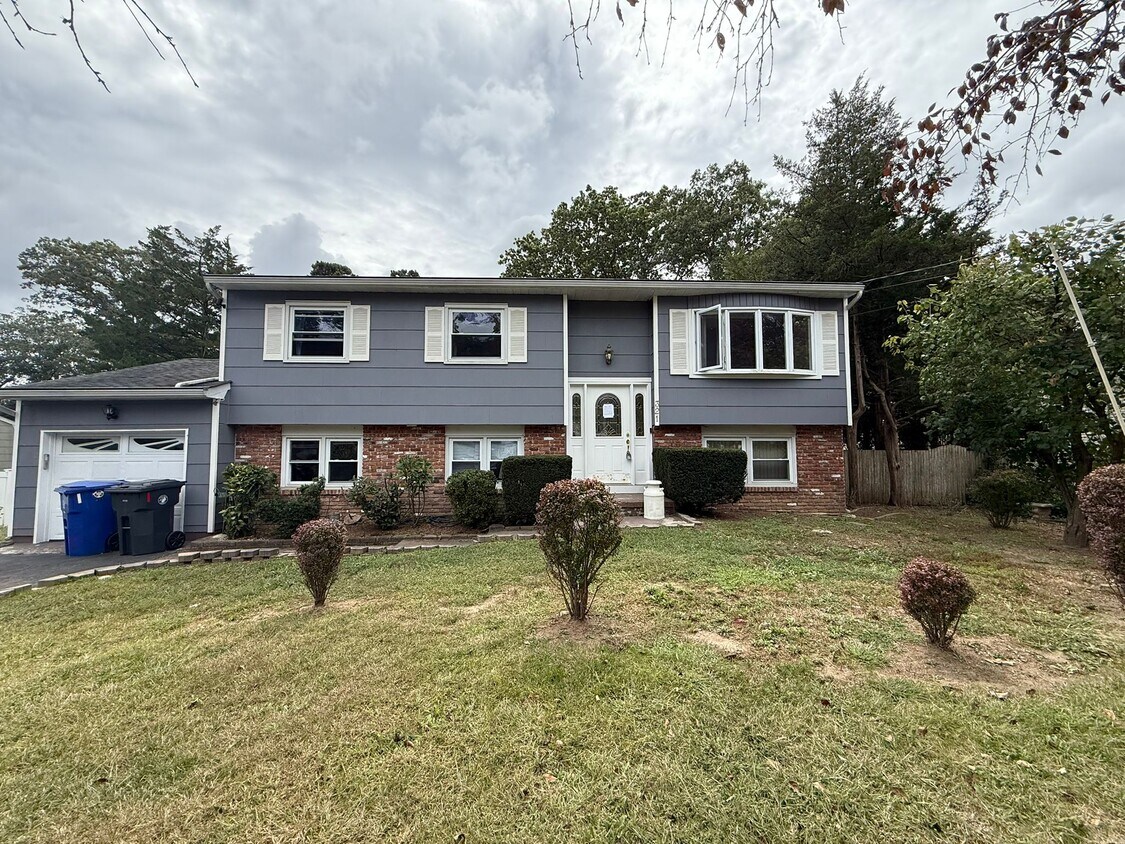 Primary Photo - 321 Dallas Dr