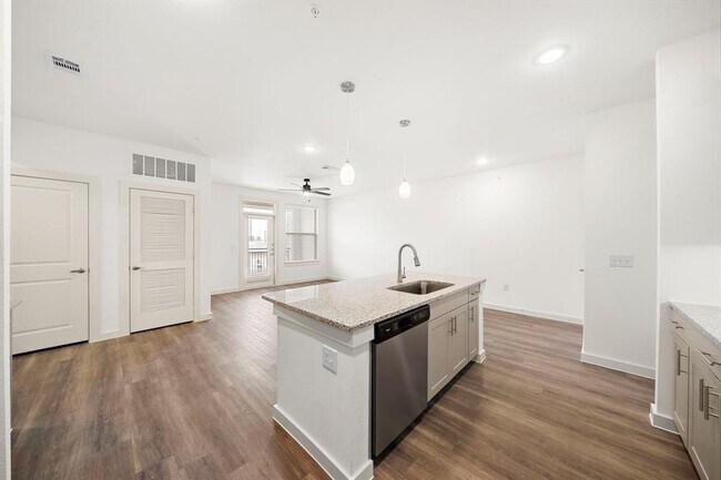 Foto del edificio - 5550 Dancy Rd