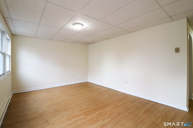 Foto del edificio - 374 Main St