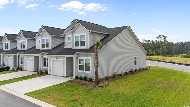 Building Photo - 136 Talladega Dr