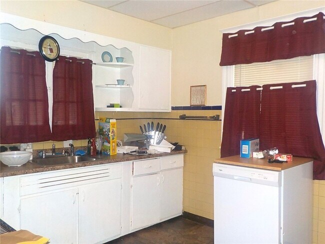 Foto del edificio - 618-620 Chili Ave