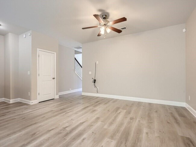 Building Photo - 7170 Fringe Flower Dr
