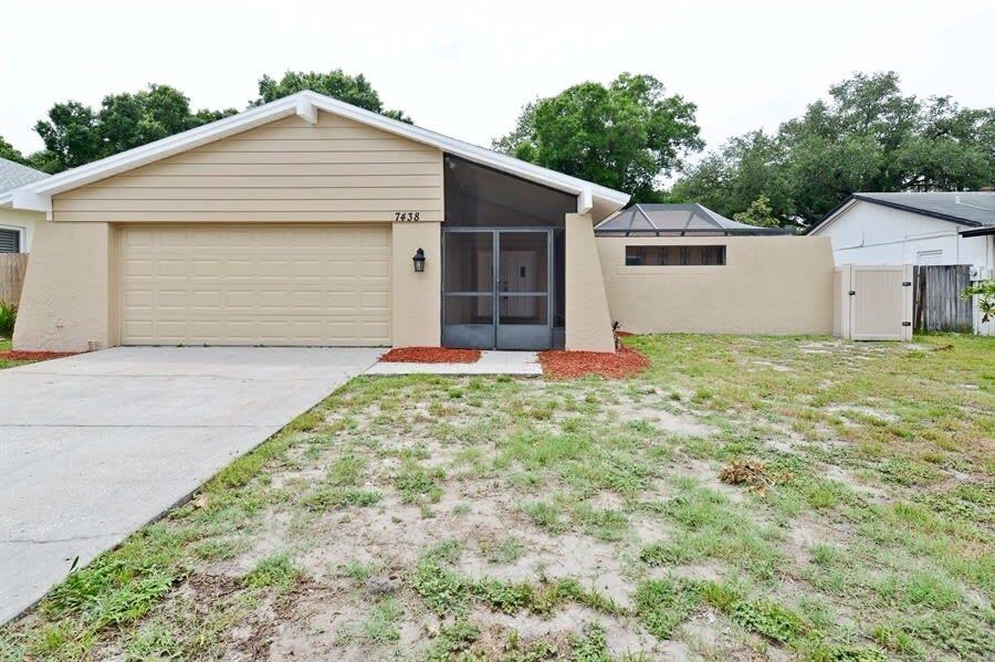 Primary Photo - 7438 Oakvista Cir