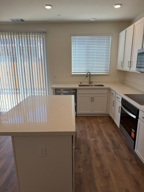 Building Photo - 2915 Porcelain St