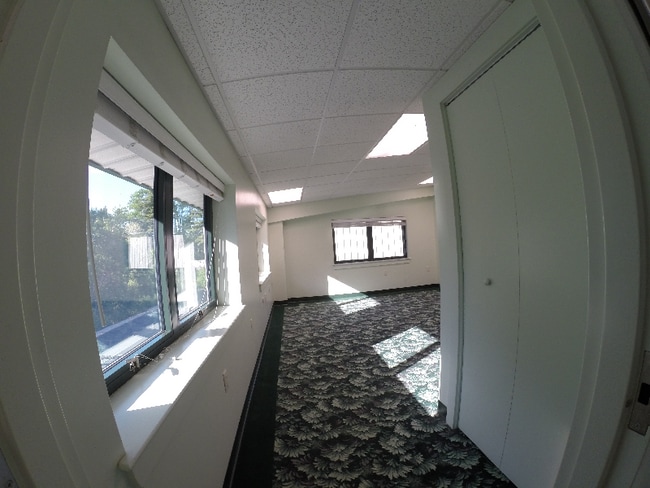 Building Photo - 55 US-1 BYP