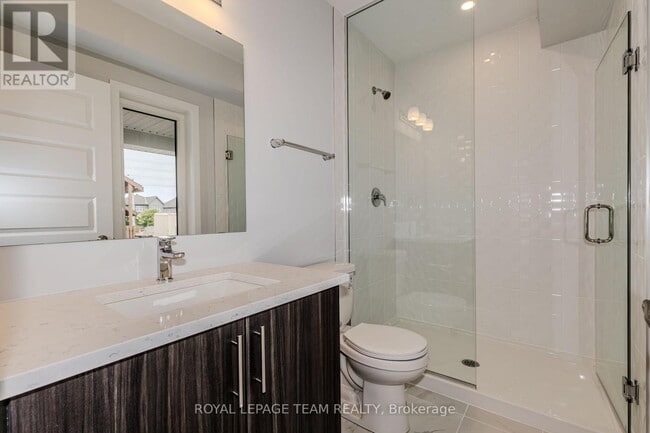 Building Photo - 805 Kinstead Private