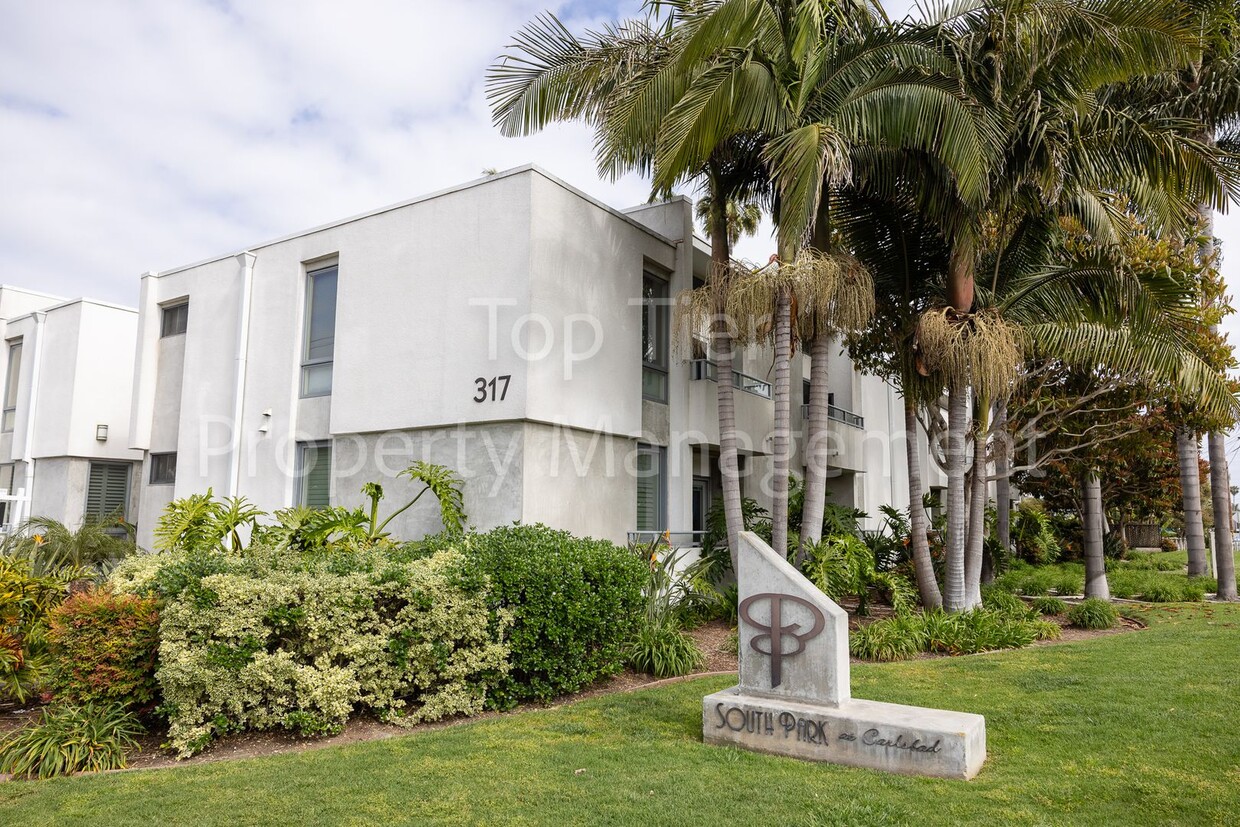 Primary Photo - 2-bed, 2-bath 972sqft condo, walking dista...