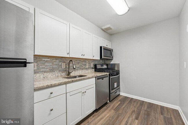 Foto del edificio - 10724 West Dr