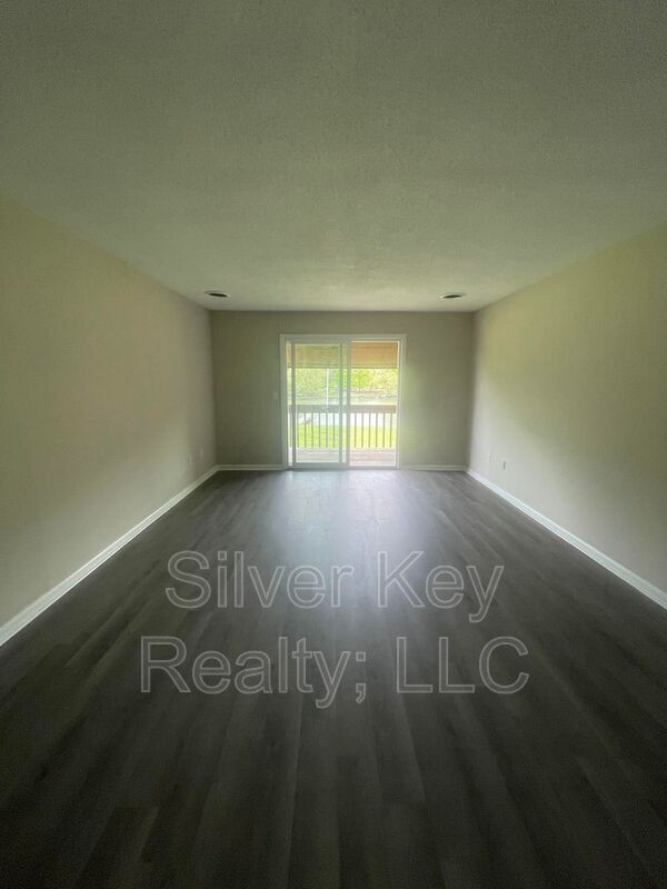 Building Photo - 123 S Victoria Rd