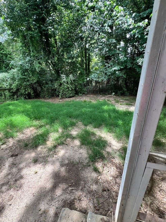 Building Photo - 3 bedroom home Great location!