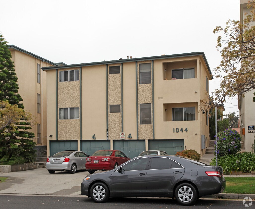 Primary Photo - 1044 Euclid