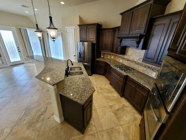 Building Photo - 2302 Falcon Brook Dr