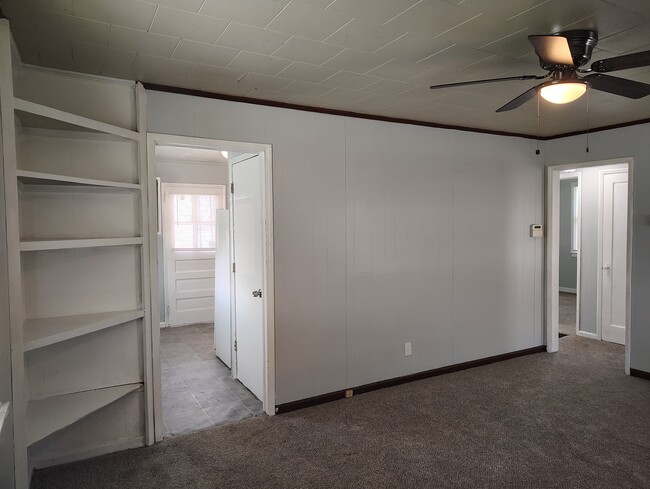 Building Photo - 4401 Queens Ave