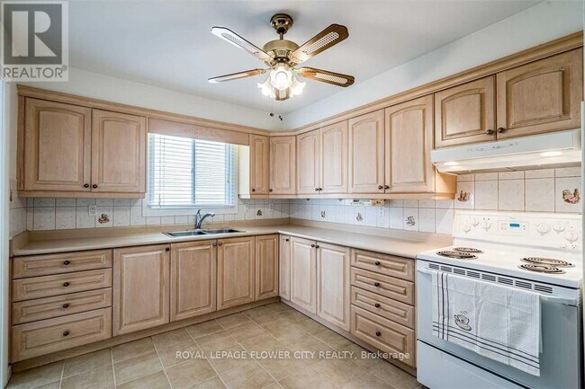 Building Photo - 6 Reynier Dr