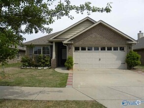 Building Photo - 708 Oak Cove Ln NW