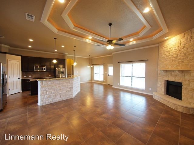 Building Photo - 4 br, 2.5 bath House - 2706 Traditions Drive