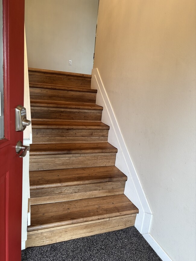 Building Photo - 7706 SE 104th Ave