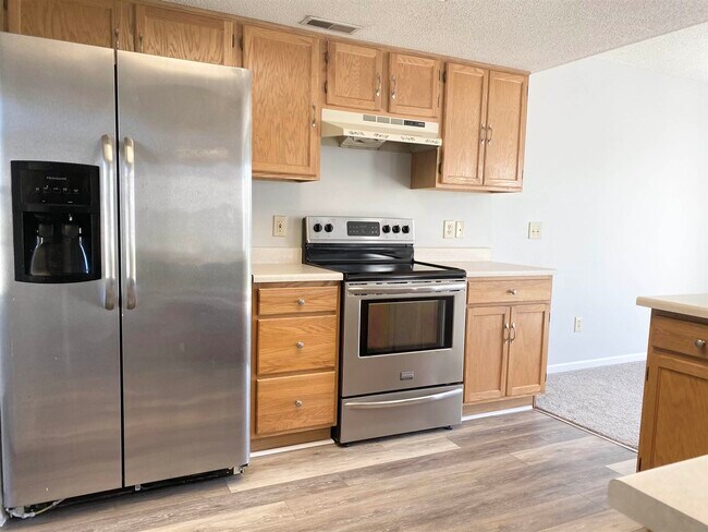 Building Photo - 3021 Dungiven Pl