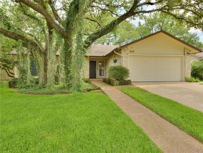 Building Photo - 4901 Summerset Trail