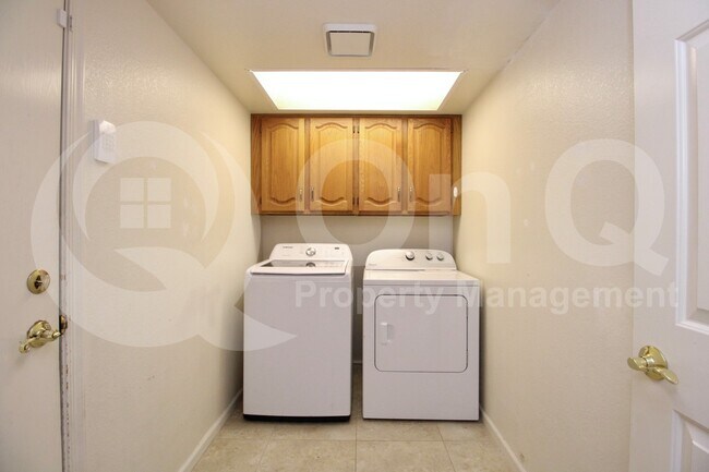 Foto del edificio - 3516 E Windsong Dr