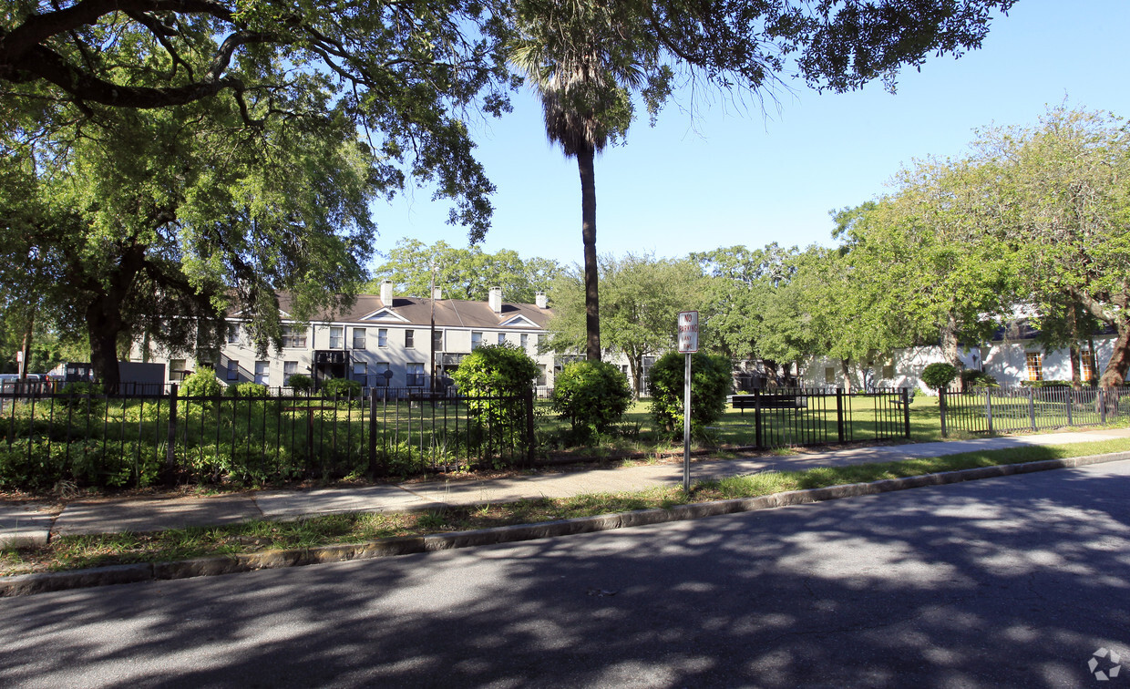 Building Photo - Yamacraw Village