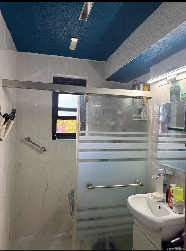 Foto del edificio - 212-04-212-75 75th Ave