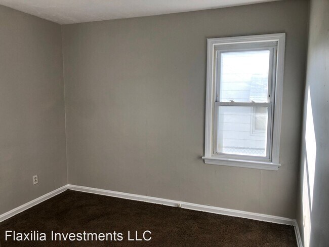 Building Photo - 2 br, 1 bath House - 14412 Rockside