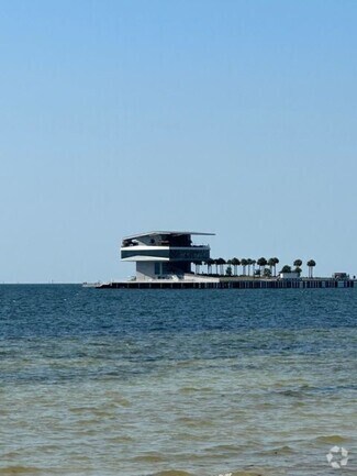 Building Photo - 1100 N Shore Dr NE